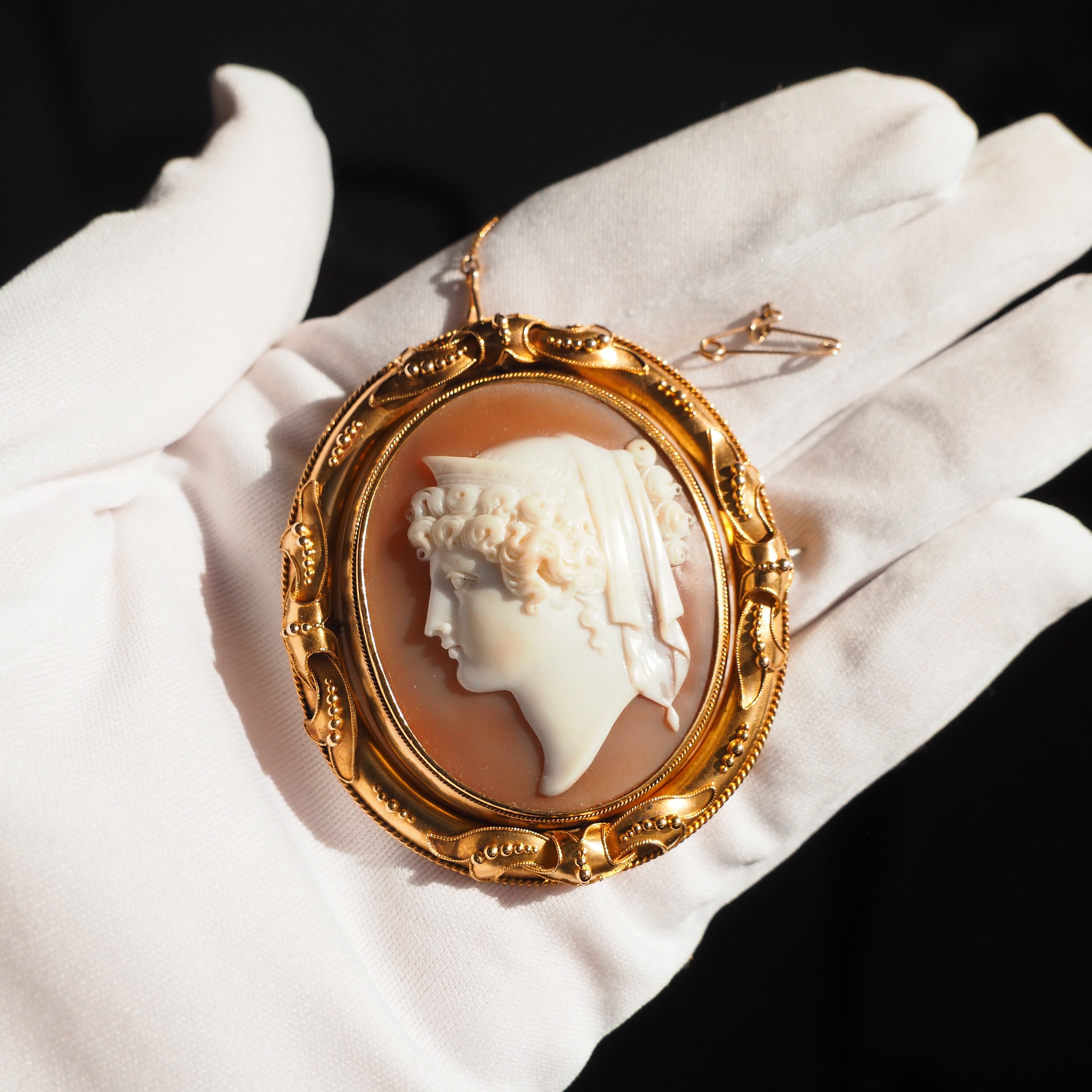 Antique Victorian 18K Gold Cameo Brooch Pendant Locket - c.1860