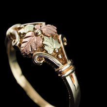 Load image into Gallery viewer, Tri-Colour Gold Ring with Foliate Motifs 9K Gold
