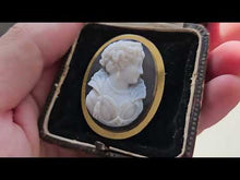 Load and play video in Gallery viewer, Antique French 18K Gold Cameo Brooch Agate Hardstone Victorian - c.1880
